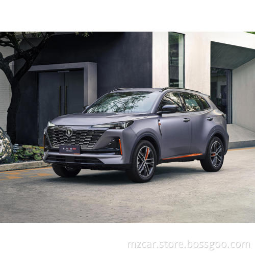 Бензиновый автомобиль Changan CS55Plus 2023 Второе поколение 1,5T Автоматическое освещение версии Год Compact SUV 188HP